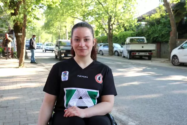 Basketbolla engelleri aştı, milli takımın vazgeçilmezi oldu
