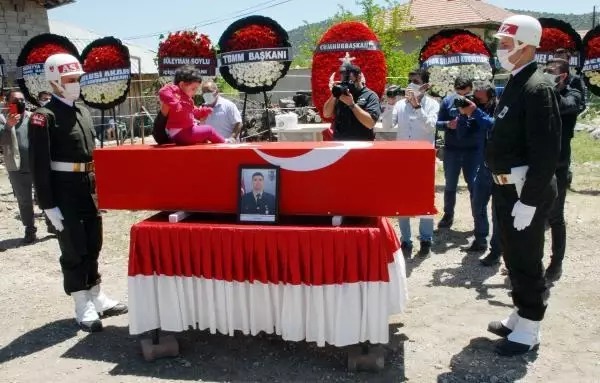 ISPARTA ŞEHİDİNİ UĞURLADI-3