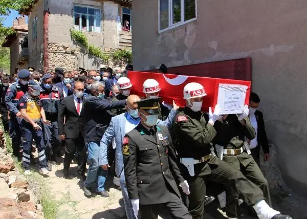 ISPARTA ŞEHİDİNİ UĞURLADI-3