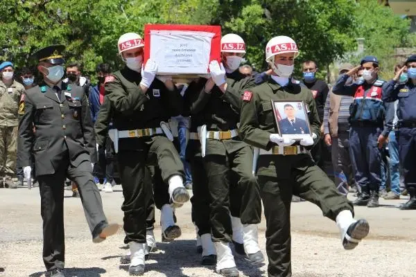 ISPARTA ŞEHİDİNİ UĞURLADI-3