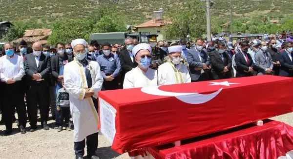 ISPARTA ŞEHİDİNİ UĞURLADI-3