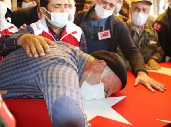 ISPARTA ŞEHİDİNİ UĞURLADI-3