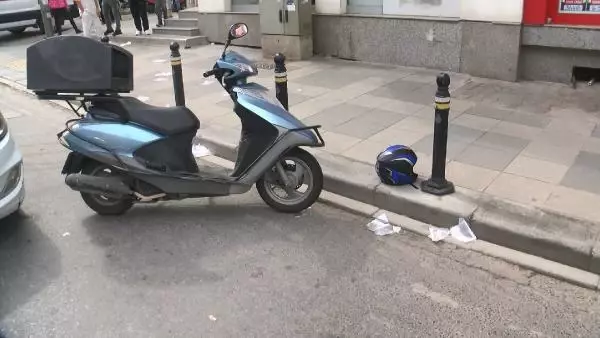 Son dakika haberleri: PENDİK'DE YOLUN KARŞINA GEÇERKEN MOTOSİKLETİN ÇARPTIĞI KADIN ÖLDÜ Son dakika haberleri: PENDİK'DE YOLUN KARŞINA GEÇERKEN MOTOSİKLETİN ÇARPTIĞI KADIN ÖLDÜ