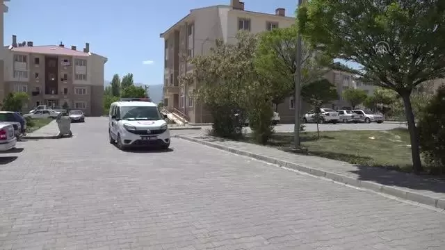 Polis, engelli Canahmet'e doğum günü sürpriziyle çifte bayram yaşattı Polis, engelli Canahmet'e doğum günü sürpriziyle çifte bayram yaşattı