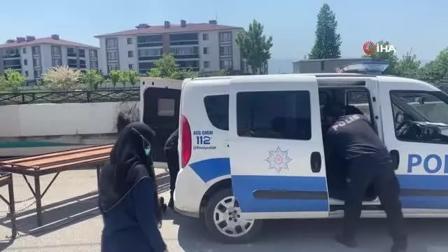 Polisin kurduğu özel ekip, suçlu değil eşya taşıyor Polisin kurduğu özel ekip, suçlu değil eşya taşıyor