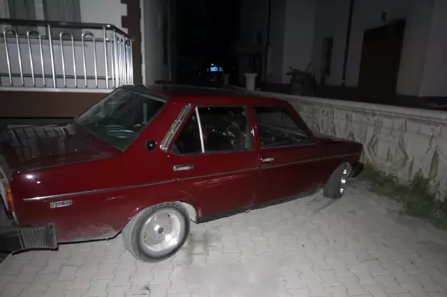 Son dakika haber... Polisin 'dur' ihtarına uymayarak kaçan alkollü sürücü, çıkmaz sokağa girince yakalandı Son dakika haber... Polisin 'dur' ihtarına uymayarak kaçan alkollü sürücü, çıkmaz sokağa girince yakalandı