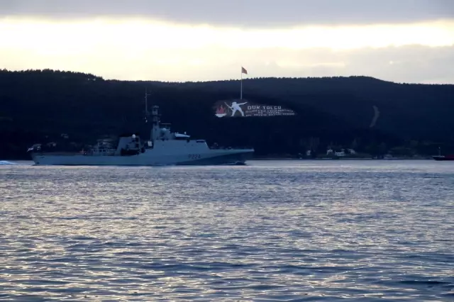 Rus ve İngiliz savaş gemileri peş peşe Çanakkale Boğazı'ndan geçti Rus ve İngiliz savaş gemileri peş peşe Çanakkale Boğazı'ndan geçti