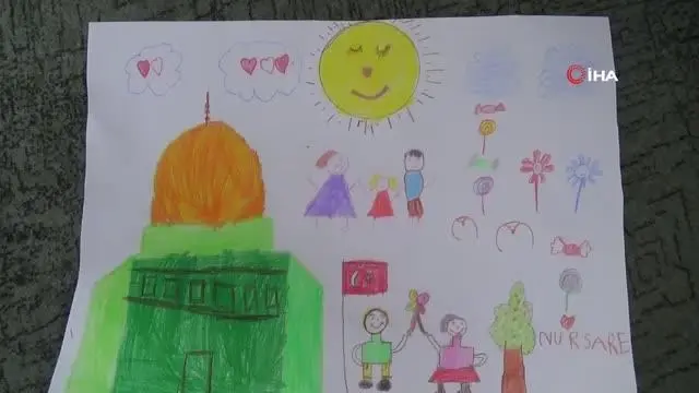 Son dakika haber | - Savaşın çocuklarına bayram resmi çizen minik Nursare: 'Gökyüzünden bomba yağmasın, bayram şekeri yağsın' Son dakika haber | - Savaşın çocuklarına bayram resmi çizen minik Nursare: 'Gökyüzünden bomba yağmasın, bayram şekeri yağsın'