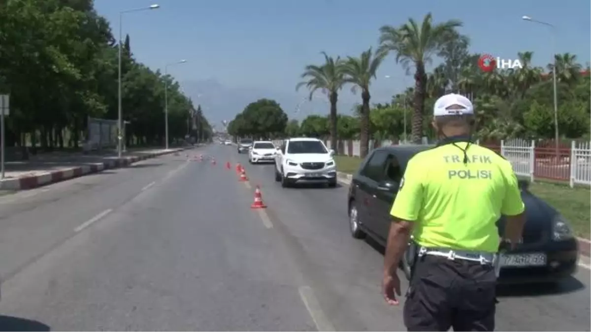 Son dakika haberleri... Sıcaktan bunalan kaplumbağaya polis şefkati