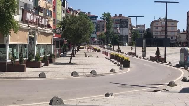 sokaklarda bayram sessizligi suruyor 3 14133538 o
