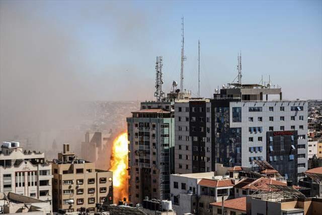 Son Dakika! Hamas'tan İsrail'in medya binası saldırısıyla ilgili çok sert açıklama: Deprem etkisi yaratacak hamlemizi beklesinler Son Dakika! Hamas'tan İsrail'in medya binası saldırısıyla ilgili çok sert açıklama: Deprem etkisi yaratacak hamlemizi beklesinler
