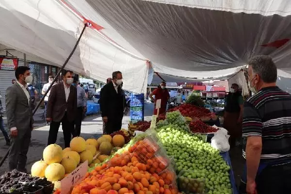 SULTANBEYLİ'DE SEMT PAZARLARINDA DENETİM YAPILDI SULTANBEYLİ'DE SEMT PAZARLARINDA DENETİM YAPILDI