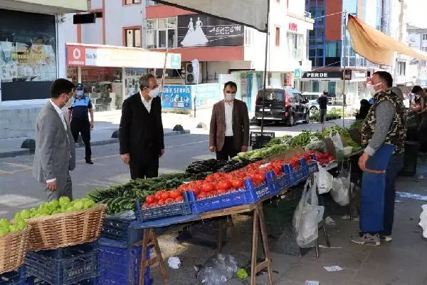 SULTANBEYLİ'DE SEMT PAZARLARINDA DENETİM YAPILDI SULTANBEYLİ'DE SEMT PAZARLARINDA DENETİM YAPILDI