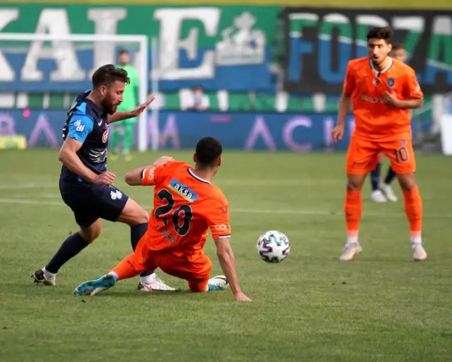 Süper Lig: Çaykur Rizespor: 0 - Medipol Başakşehir: 2 (Maç sonucu) Süper Lig: Çaykur Rizespor: 0 - Medipol Başakşehir: 2 (Maç sonucu)