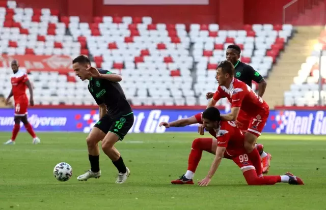Süper Lig: FT Antalyaspor: 0 İH Konyaspor: 0 (İlk yarı) Süper Lig: FT Antalyaspor: 0 İH Konyaspor: 0 (İlk yarı)
