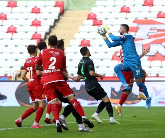Süper Lig: FT Antalyaspor: 0 İH Konyaspor: 0 (İlk yarı) Süper Lig: FT Antalyaspor: 0 İH Konyaspor: 0 (İlk yarı)