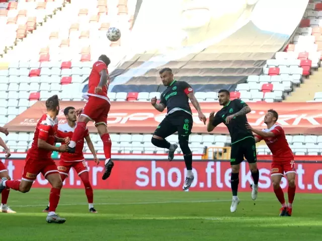 Süper Lig: FT Antalyaspor: 0 İH Konyaspor: 0 (İlk yarı) Süper Lig: FT Antalyaspor: 0 İH Konyaspor: 0 (İlk yarı)