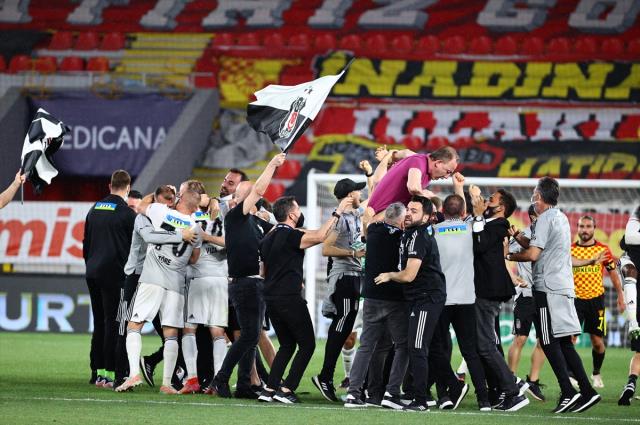 Süper Lig'te şampiyon olan Beşiktaş'ta büyük sevinç