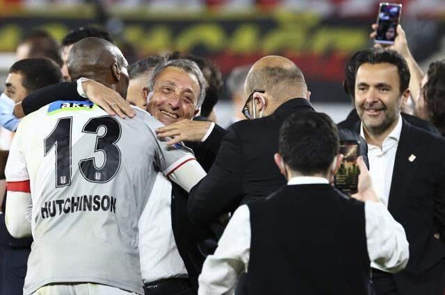 Süper Lig'te şampiyon olan Beşiktaş'ta büyük sevinç Süper Lig'te şampiyon olan Beşiktaş'ta büyük sevinç