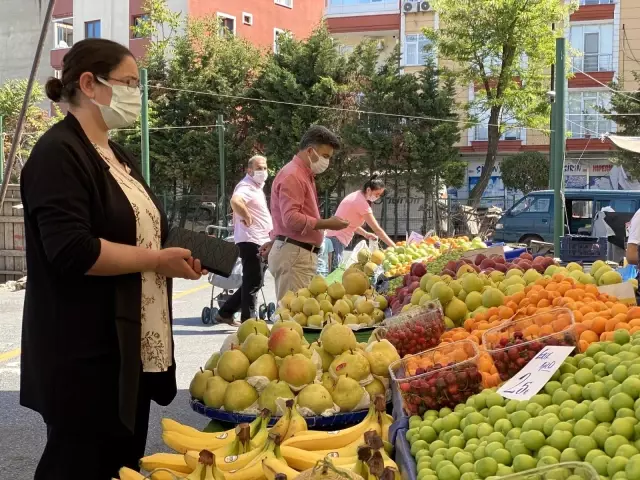 - Tam kapanma muaf tutulan pazarcı esnafı tezgahlarda yerini aldı - Tam kapanma muaf tutulan pazarcı esnafı tezgahlarda yerini aldı
