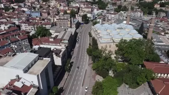 Bursa ve çevre illerde 'tam kapanma' tedbirlerine uyulduğu gözlendi Bursa ve çevre illerde 'tam kapanma' tedbirlerine uyulduğu gözlendi