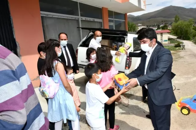 Tufanbeyli'de şehit ve engelli aileler bayramda yalnız bırakılmadı Tufanbeyli'de şehit ve engelli aileler bayramda yalnız bırakılmadı