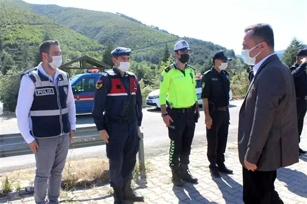 Vali Şentürk, SakaryaBilecik karayolundaki uygulama noktalarına ziyaret Vali Şentürk, SakaryaBilecik karayolundaki uygulama noktalarına ziyaret
