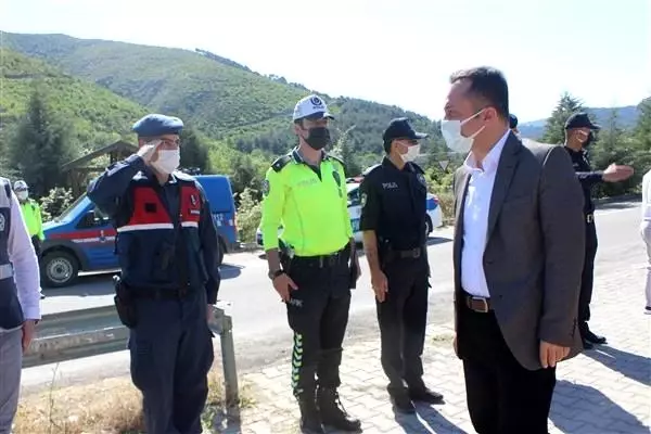 Vali Şentürk, SakaryaBilecik karayolundaki uygulama noktalarına ziyaret Vali Şentürk, SakaryaBilecik karayolundaki uygulama noktalarına ziyaret
