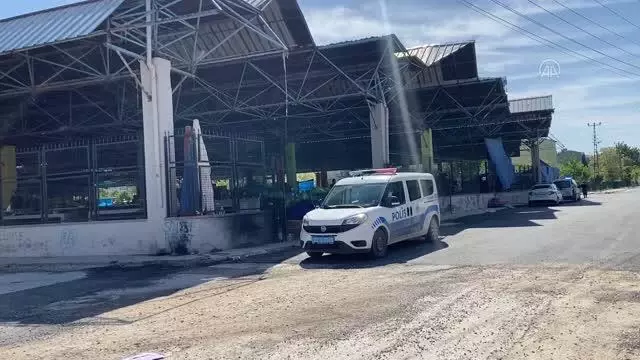 Vatandaşlar tedbirler ve denetimler eşliğinde semt pazarlarına geldi Vatandaşlar tedbirler ve denetimler eşliğinde semt pazarlarına geldi