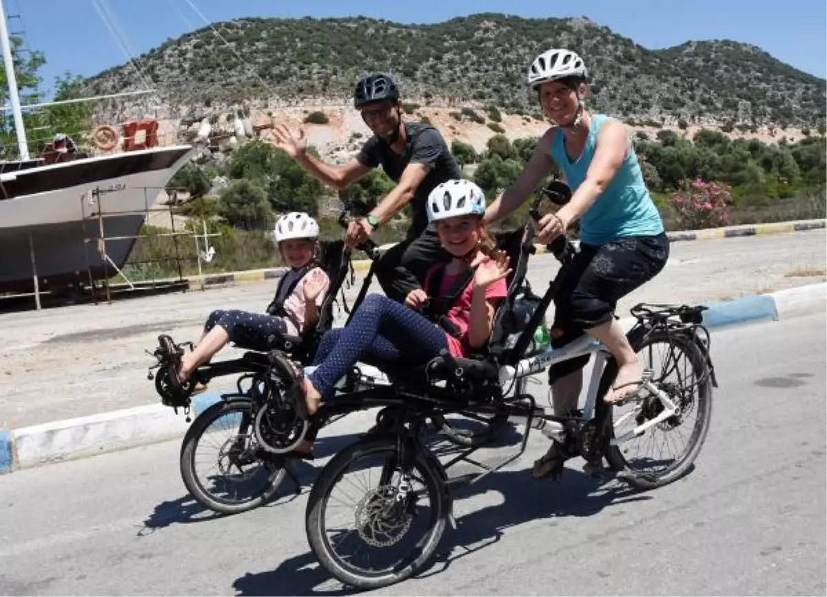 4 kişilik İsviçreli aile, 2 bisikletle Türkiye'yi geziyor