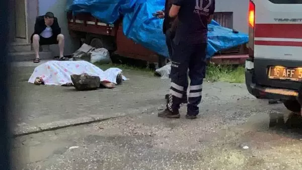 Beşinci kattan düşen yaşlı adam feci şekilde can verdi Beşinci kattan düşen yaşlı adam feci şekilde can verdi