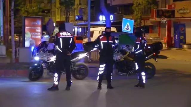 AFYONKARAHİSAR - Beşiktaşlı taraftarların şampiyonluk sevinci AFYONKARAHİSAR - Beşiktaşlı taraftarların şampiyonluk sevinci