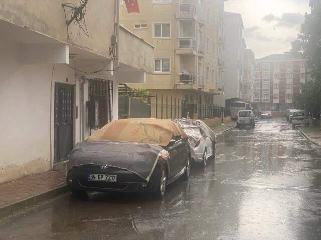 Anadolu Yakası'nda dolu yağışı etkili oldu Anadolu Yakası'nda dolu yağışı etkili oldu
