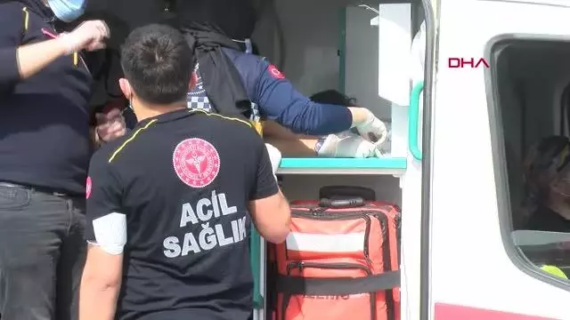 ARNAVUTKÖY'DE KONTROLDEN ÇIKARAK AKARYAKIT İSTASYONUNA GİREN OTOMOBİL ALEV ALDI 2 YARALI -2 ARNAVUTKÖY'DE KONTROLDEN ÇIKARAK AKARYAKIT İSTASYONUNA GİREN OTOMOBİL ALEV ALDI 2 YARALI -2