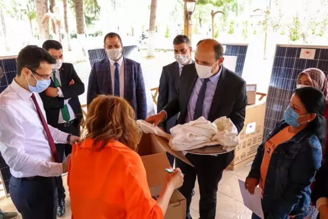 Artık 'kraliçe arılar' kraliçelere emanet Artık 'kraliçe arılar' kraliçelere emanet