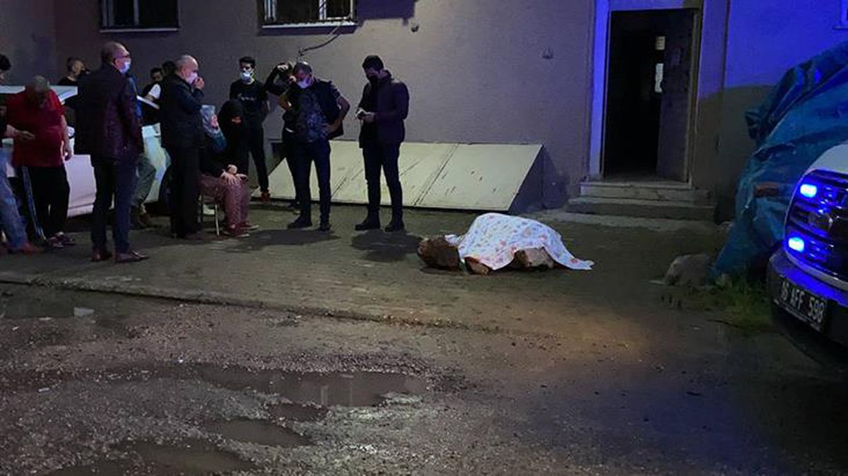 Beşinci kattan düşen yaşlı adam feci şekilde can verdi