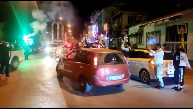 Bursa'da kısıtlamaya rağmen şampiyonluk kutlaması Bursa'da kısıtlamaya rağmen şampiyonluk kutlaması