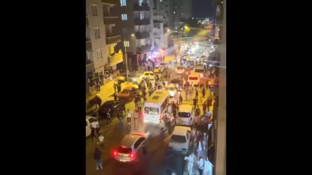 Bursa'da kısıtlamaya rağmen şampiyonluk kutlaması Bursa'da kısıtlamaya rağmen şampiyonluk kutlaması