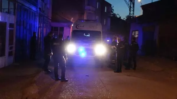 Son dakika haberi... Çorum'da iş yerinde çıkan kavga sokakta silahlı çatışmaya dönüştü: 2 yaralı Son dakika haberi... Çorum'da iş yerinde çıkan kavga sokakta silahlı çatışmaya dönüştü: 2 yaralı