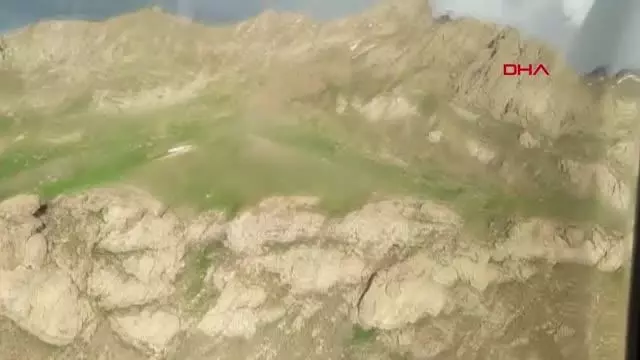 EREK DAĞI'NDAN 'UÇKUN' TOPLARKEN YÜKSEKTEN DÜŞEN ALİCAN, AMBULANS HELİKOPTERLE HASTANEYE ULAŞTIRILDI EREK DAĞI'NDAN 'UÇKUN' TOPLARKEN YÜKSEKTEN DÜŞEN ALİCAN, AMBULANS HELİKOPTERLE HASTANEYE ULAŞTIRILDI