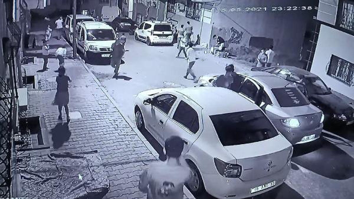 Esenyurt'un gençleri polisi görünce afalladı! Şampiyonluğu kutlamak isterken arabayı vurdu