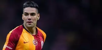 Savaş: Falcao'dan taraftarın kafasını karıştıran paylaşım: Gelecek sezon bizi daha güçlü yapacak Savaş: Falcao'dan taraftarın kafasını karıştıran paylaşım: Gelecek sezon bizi daha güçlü yapacak