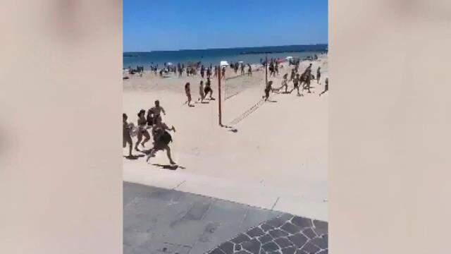 Hamas saldırılara karşılık verdi, o anda plajda olan İsrailliler korku içinde sığınaklara kaçtı Hamas saldırılara karşılık verdi, o anda plajda olan İsrailliler korku içinde sığınaklara kaçtı