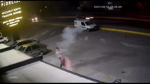 havai fisekli kutlamada korku ani kamerada 3 14135551 o