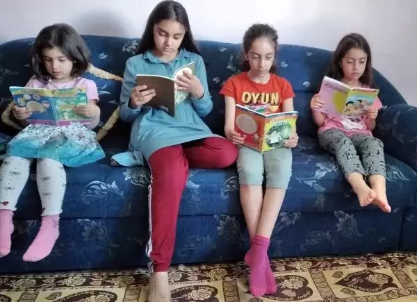 IĞDIR'DA 'BEN DE AİLEMLE KİTAP OKUYORUM' PROJESİ IĞDIR'DA 'BEN DE AİLEMLE KİTAP OKUYORUM' PROJESİ
