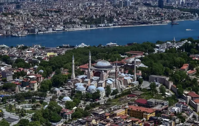 İstanbul'un tarihi ve turistik yerleri havadan görüntülendi İstanbul'un tarihi ve turistik yerleri havadan görüntülendi