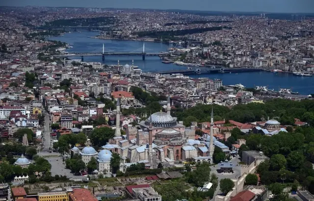 İstanbul'un tarihi ve turistik yerleri havadan görüntülendi İstanbul'un tarihi ve turistik yerleri havadan görüntülendi