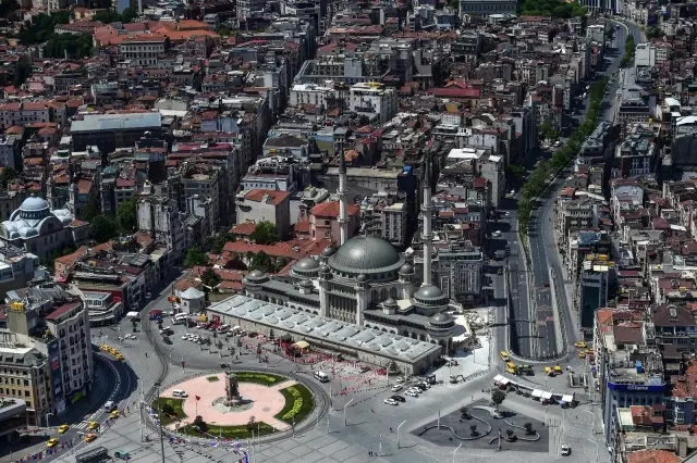 İstanbul'un tarihi ve turistik yerleri havadan görüntülendi İstanbul'un tarihi ve turistik yerleri havadan görüntülendi