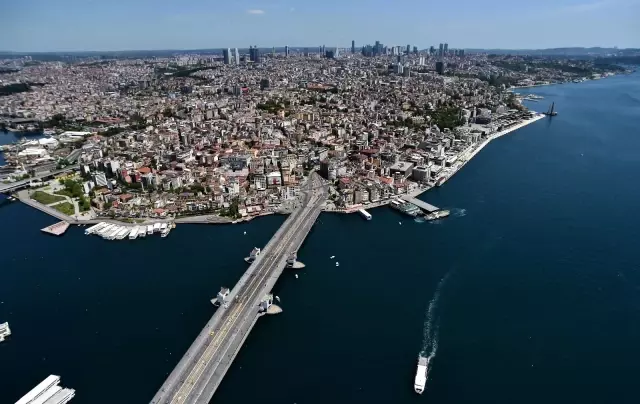 İstanbul'un tarihi ve turistik yerleri havadan görüntülendi İstanbul'un tarihi ve turistik yerleri havadan görüntülendi