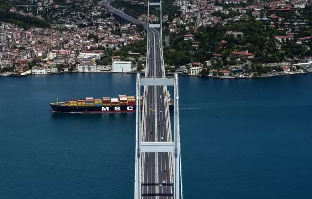 İstanbul'un tarihi ve turistik yerleri havadan görüntülendi İstanbul'un tarihi ve turistik yerleri havadan görüntülendi
